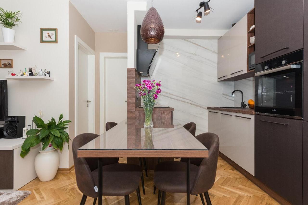 Chic Apartment Zoja Near Beach With Free Parking Makarská Exteriér fotografie